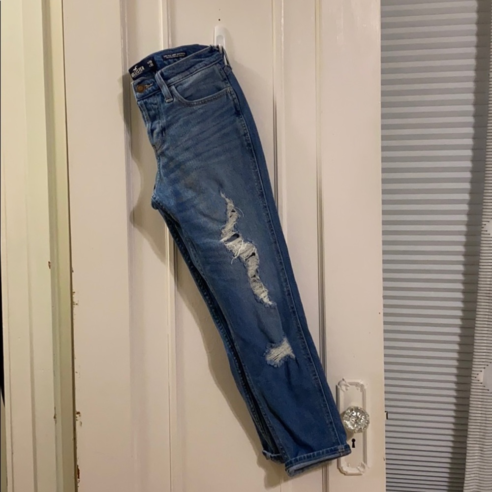 Hollister low-rise boyfriend jeans